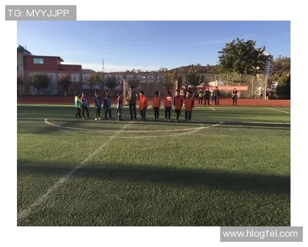 独特设计展现足球球星风采的胸针饰品彰显运动激情与时尚魅力